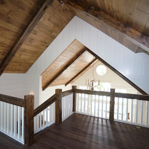 lake-home--custom--loft--beams-1